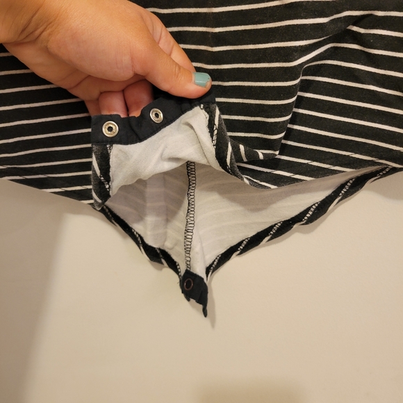 {SOLD} RVCA bodysuit - Picture 3 of 5